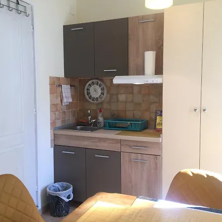 Crown Street Garden Studio Белград Екстериор снимка